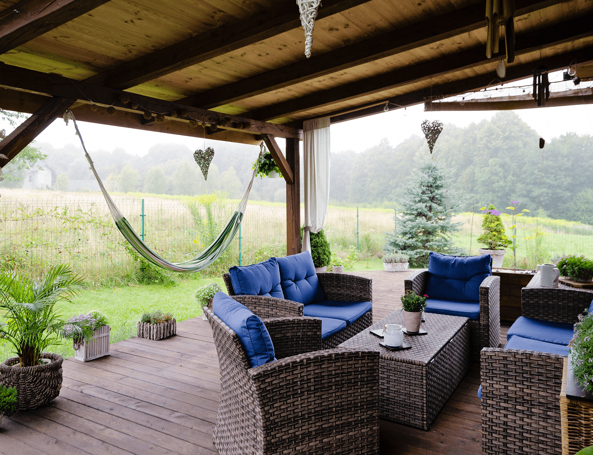 Outdoor patio with wicker furniture
